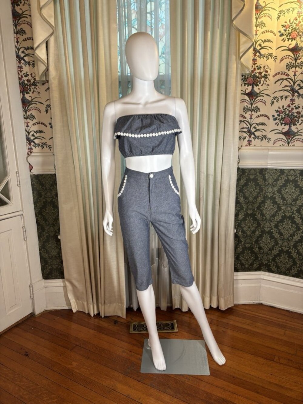 Bettie Page Chambray Denim Crop Top & Capri Pants Set Size 4 Pin Up Rockabilly